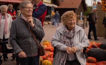 Freude bei dem Ausflug zur Kürbisausstellung