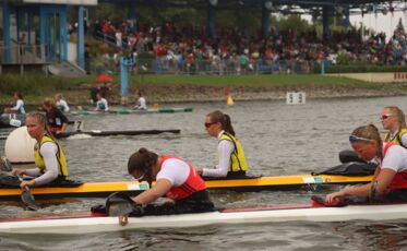 Frauen-Jugend nach dem Rennen bei den Deutschen Kanumeisterschaften