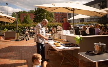 Buffet beim Sommerfest im Pape Quartier